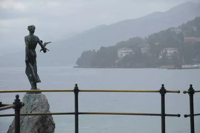 Descansa en Opatija: Pros e contras. Debo ir a Opato?