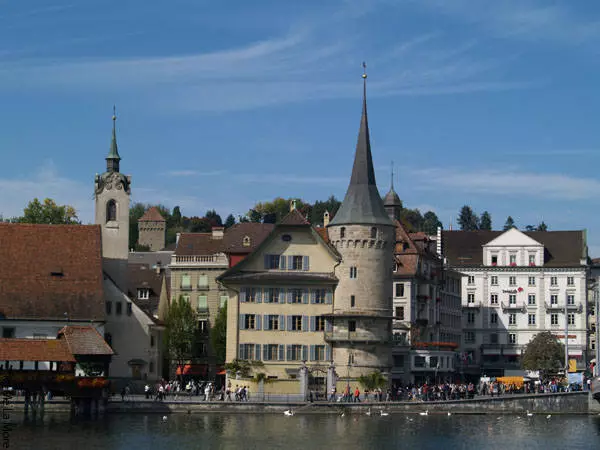 Vila i Lucerne: Fördelar och nackdelar. Är det värt att gå till Lucerne?