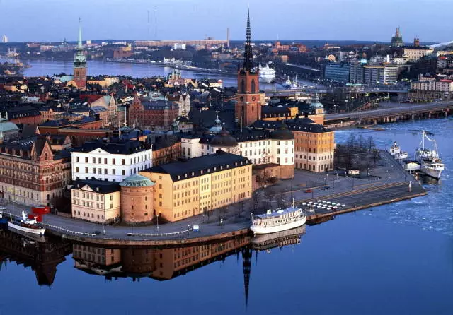 Aoga faamatalaga e uiga i le aso malolo i Stockholm. Fautuaga mo le poto masani turisi.