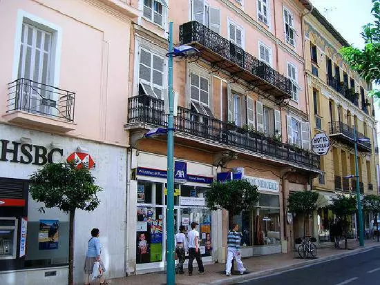 What is the hotel to choose to relax in Menton? 6705_10