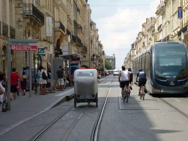 Kie iri butikumi kaj kion aĉeti en Bordeaux? 6712_2