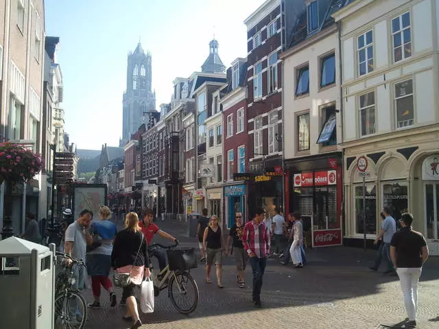 ข้อมูลที่เป็นประโยชน์เกี่ยวกับวันหยุดใน Utrecht 6742_2