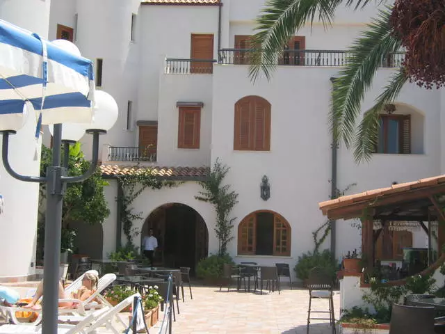 Wat is het hotel om te kiezen om te rusten in Cefalu? 6927_1