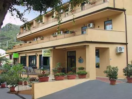 Ano ang hotel na pipiliin na magpahinga sa Cefalu? 6927_3