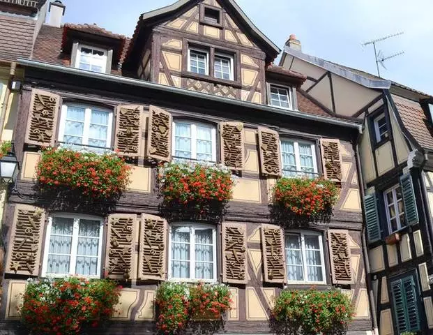 What is worth viewing in Colmar?