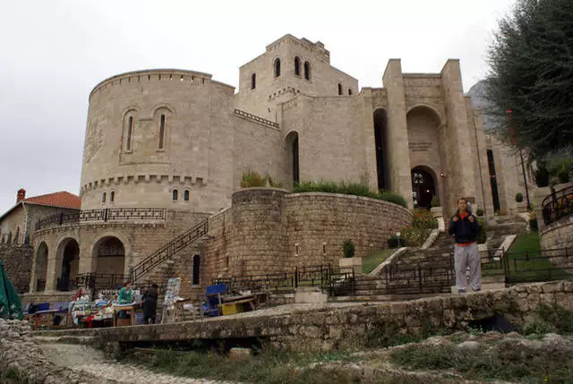 Quelles excursions méritent de visiter en Albanie? 6980_2