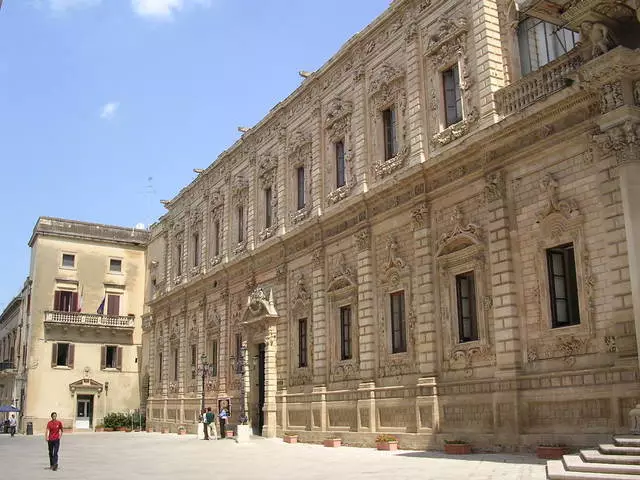 ¿Qué lugares interesantes deben visitarse en LECCE? 7007_1