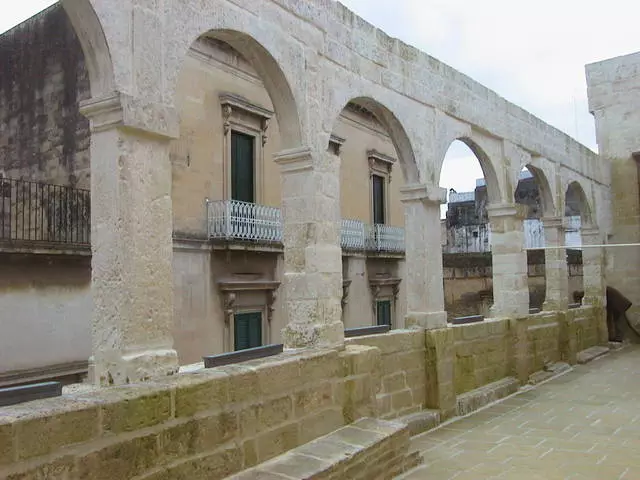 สถานที่ที่น่าสนใจควรเยี่ยมชมใน Lecce 7007_4