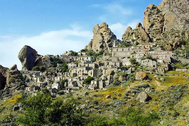 Els llocs més interessants de Reggio Di Calabria. 7021_14