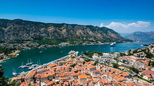 Malolo i Montenegro: Fautuaga mo turisi