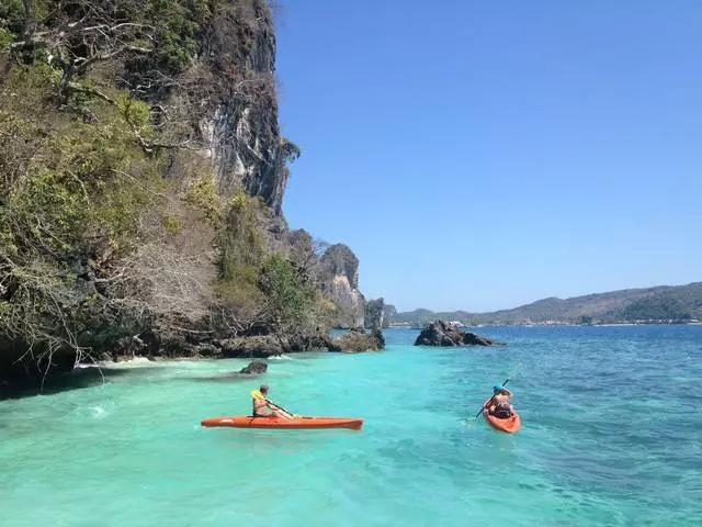 Ememe na Phuket: Nyocha njem