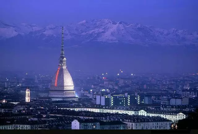 Butikumado en Torino: Kie kaj kion aĉeti?