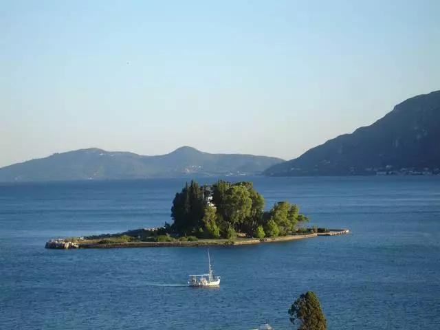 Zoyenera kuyang'ana corfu? 7201_10