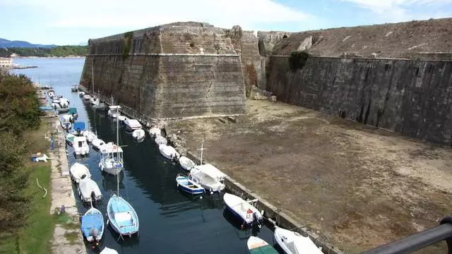 Dak li hu tajjeb li tħares lejn Corfu? 7201_8