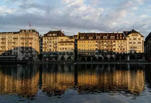 Hva interessante steder verdt å besøke i Lucerne?