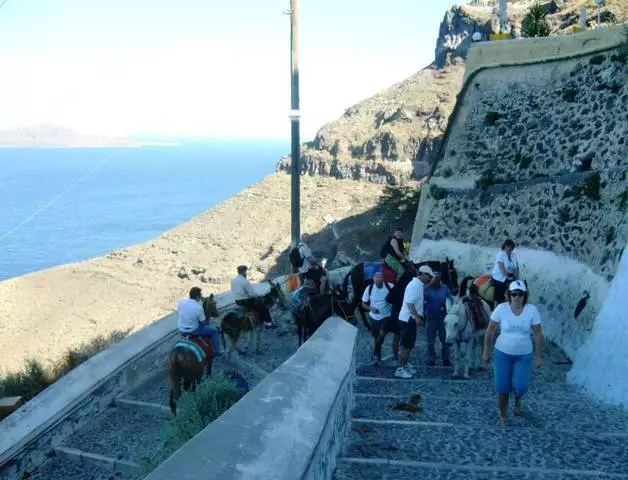 Ni iki gishimishije kureba Santorini? 7341_12