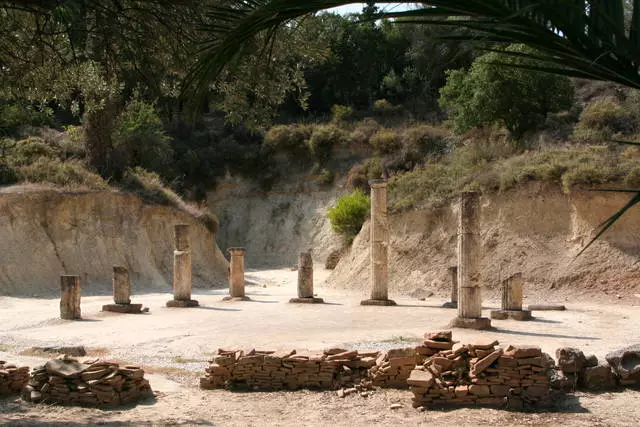 וואָס טשיקאַווע ערטער איז ווערט צו באַזוכן אין קאָרינטה? 7405_7