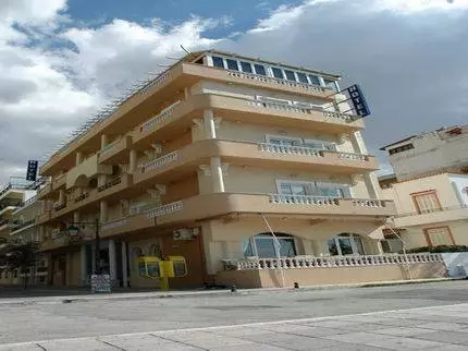 Jaký hotel se rozhodl relaxovat v Loutraki? 7453_6