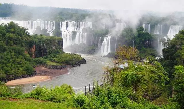 Aiza no handeha any Iguazu sy ny zavatra ho hita?