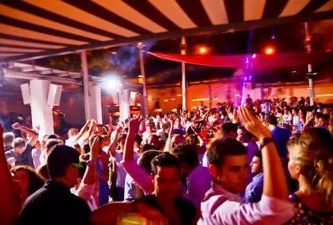 Nachtclubs yn Atene 7533_11