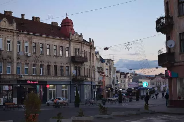 Uzhgorod இல் ஓய்வு: நன்மை மற்றும் பாதகம் 7649_2