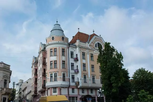 Előnyök és hátrányok Pihentek Chernovtsy 7677_4