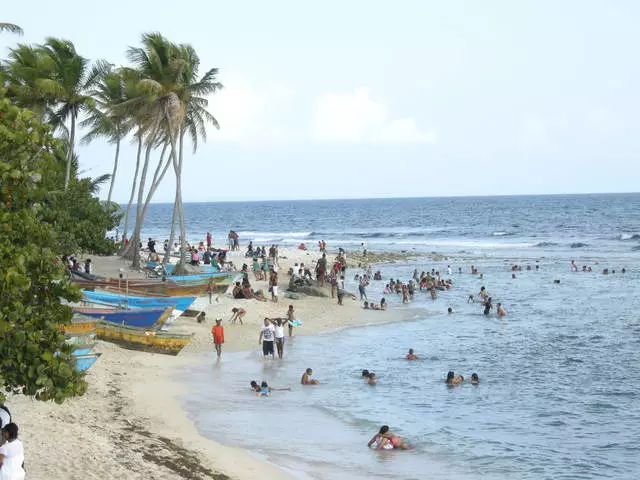 Leoatle la Caribbean le Dominican Republic ke LA Roma