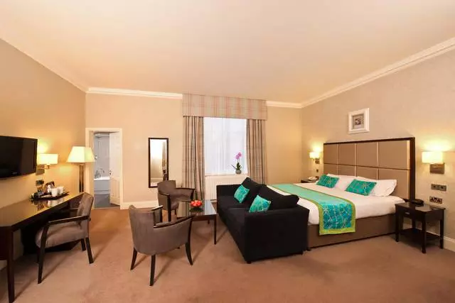 Hotel sing luwih apik kanggo tetep ing Edinburgh? 7916_12