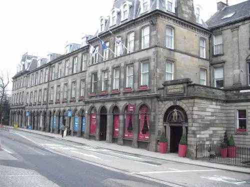 Hokker hotel is better te bliuwen yn Edinburgh? 7916_16