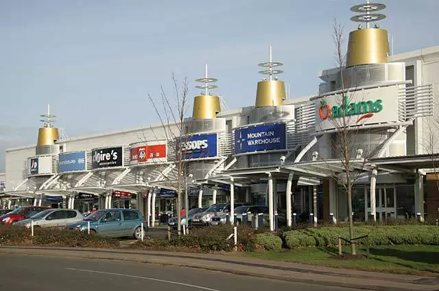 Shopping centers Edinburgh 7919_3