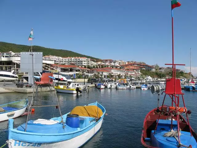 Τη μέτρια φιλοξενία των Αγίων Βλάτας 7922_2