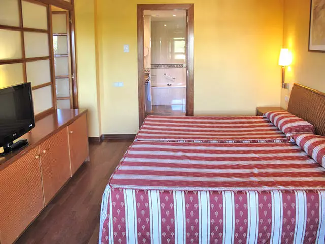 Který hotel se rozhodl relaxovat v La Pineda? 7927_2