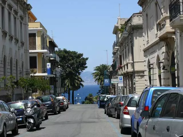 Trajtoj de ripozo en Reggio di Calabria 7932_2