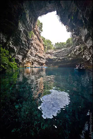 Repo sezon sou Kefalonia. Lè se li pi bon pou yo ale nan Kefalonia a an vakans? 8006_3