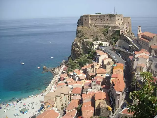 Wéi eng Excursioune wäert am Reggio di Calabria besichen? 8051_3