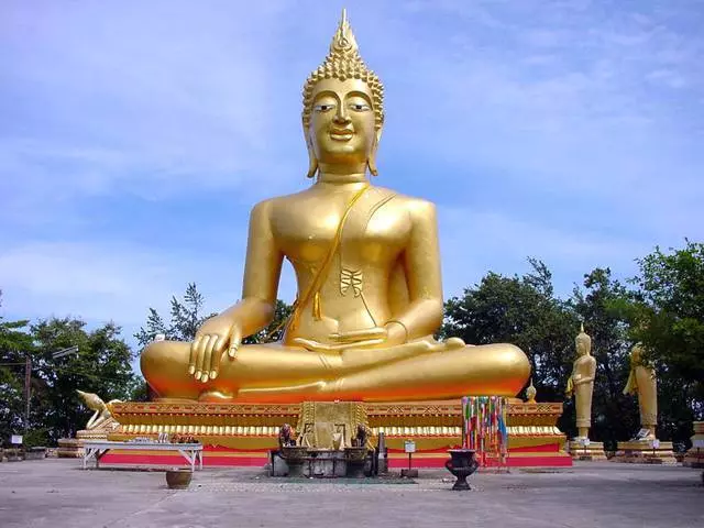 Sesa di Thailand sadayana kulawarga. 8156_3