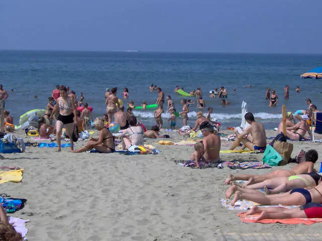 À quelle heure est-il préférable d'aller en vacances à Viareggio? 8197_1