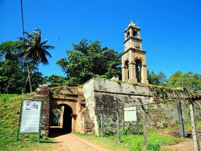 Apa tempat menarik yang layak dikunjungi di Nembo?