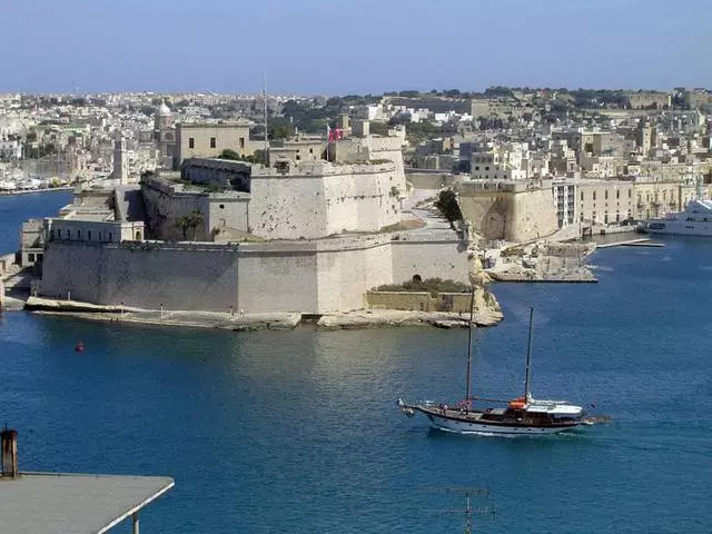 When is it better to relax in Valletta? 8240_2