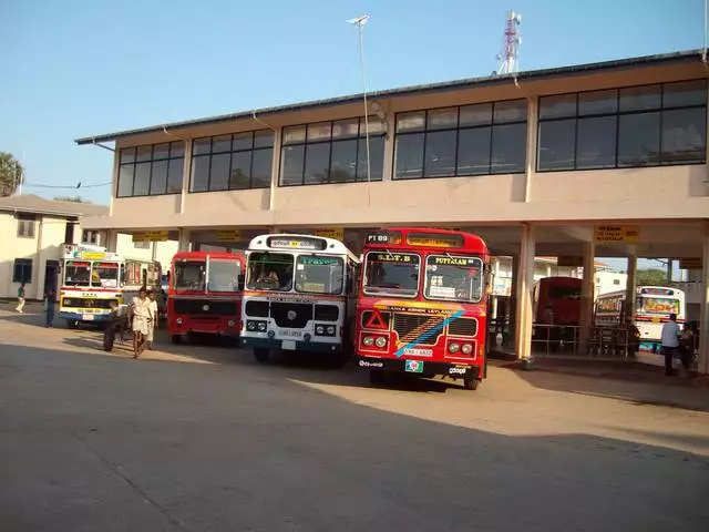 Pumulani ku Nembo: mtengo wa kuthawa, nthawi yoyenda, kusamutsa. 8426_2