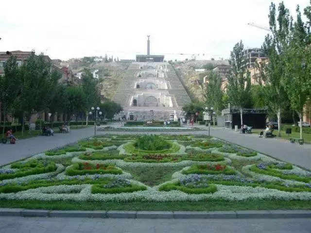 Yerevan - European City med armenske tradisjoner 8448_2