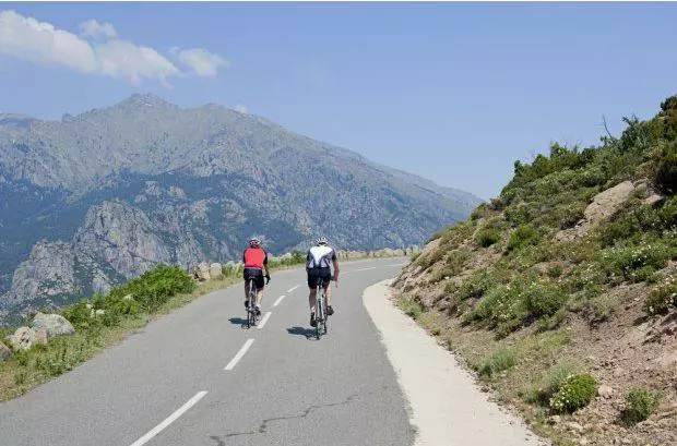 Corsica - cîhê çêtirîn ji bo çalakiyên derveyî