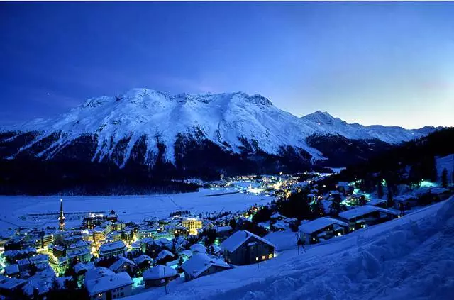 An chuid eile i St. Moritz: Cad is gá duit a bheith ar an eolas?