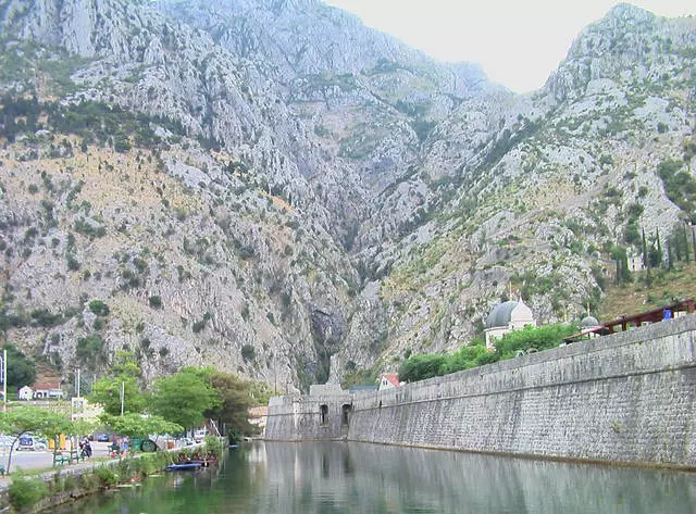 Kotor - เมืองหลงทางในภูเขา