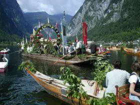 Liburan tradisional apa yang dapat dikunjungi di Salzburg? 8563_18