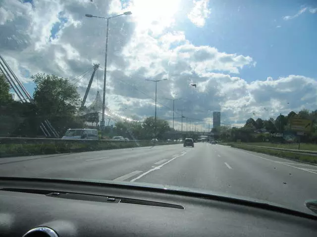 Karakterizaĵoj de trafiko sur vojoj kaj autobahn en Bavario 8592_2