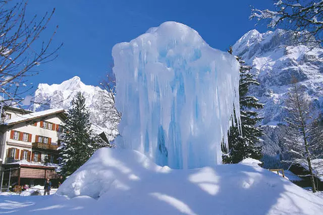 Grindelwald: Siamsaíocht ar laethanta saoire 8594_2