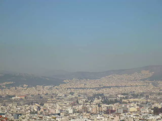 Athen neu a yw'r Groegiaid eisiau gweithio? 8615_2