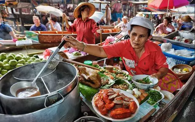 ມີບ່ອນມີແດດ Phi Phi ດ້ວຍຫາດຊາຍສະອາດ 8924_3