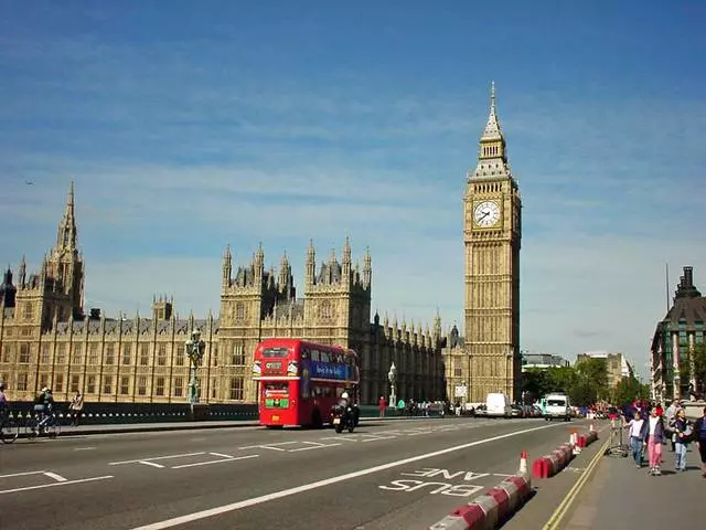 Wisata kanggo ngajong London.